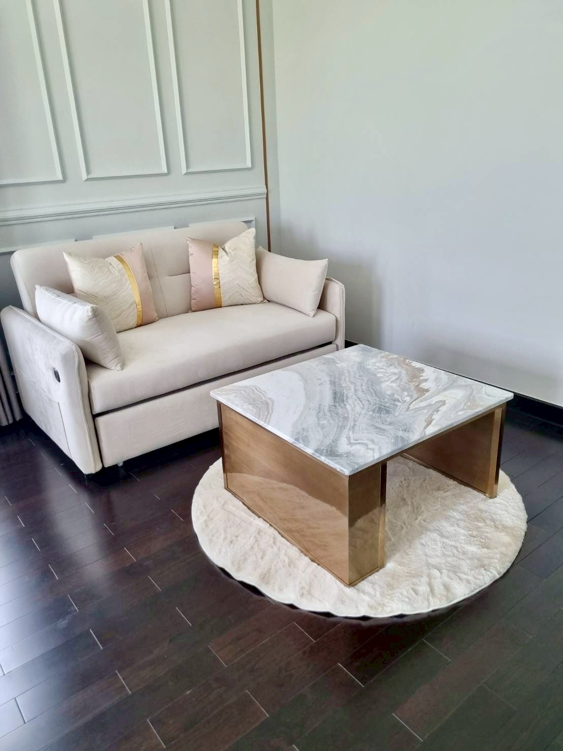 stainless-steel-table